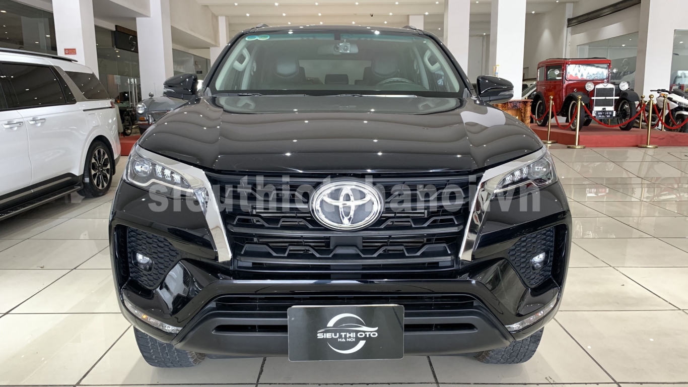toyota-fortuner-2-4at-4x2-2020